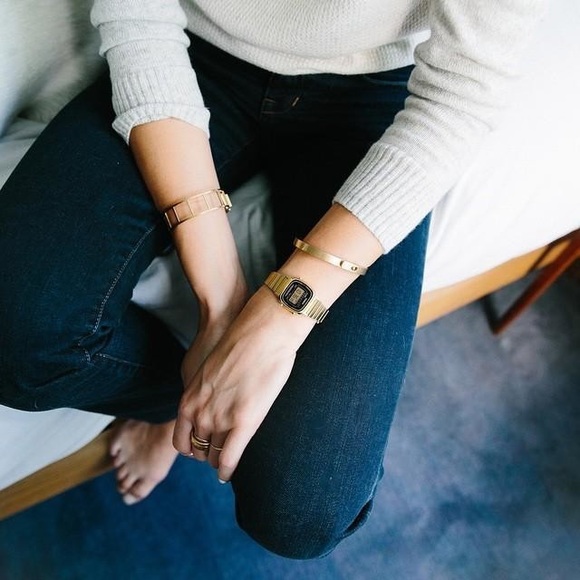 18K Gold Plated Glider Bangle Bracelet - Picture 6 of 6